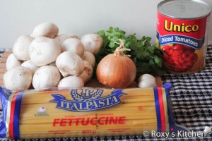 Fettuccine with Mushrooms & Tomato Sauce-1
