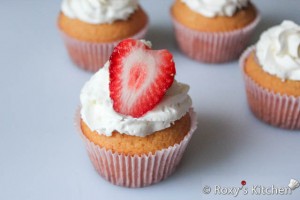 Strawberry Cupcakes - Garnish with strawberry slices