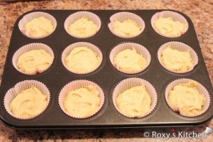 Strawberry Cupcakes - Pour the batter into the cups