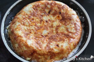 Tortilla de Patatas - Turn over the tortilla and cook for another 3-4 minutes