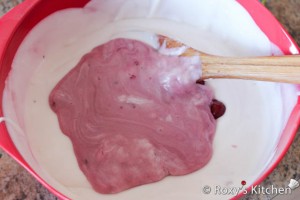 Easter Cake - Take 1-2 tablespoons of the mixture and combine with the dissolved gelatin