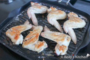 Grilled Chicken Wings (Saramura de Aripioare) - Cook the wings until golden brown
