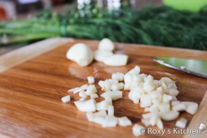 Garlic Chicken Livers with Polenta - Chop garlic