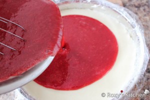No-Bake Summer Cake - Vanilla Mousse with Strawberry Jelly - Let it cool for a while and then pour over the vanilla mousse. 