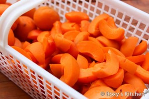 Apricot Jam - Wash, pit and cut the apricots in quarters.
