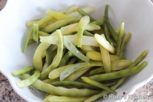 Green Beans with Garlic & Mayo - Once cooked, discard the water and cut beans into desired lengths. Set aside to cool.