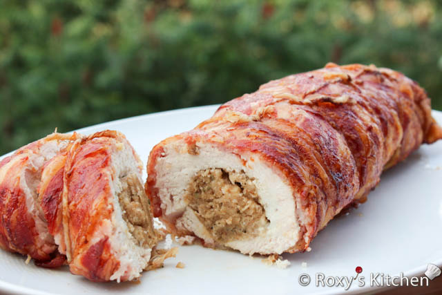 Turkey Breast with Herb Stuffing Wrapped in Bacon / Piept de Curcan cu Bacon Umplut