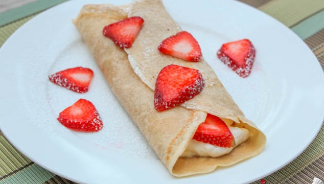 Coffee Crepes with Strawberries