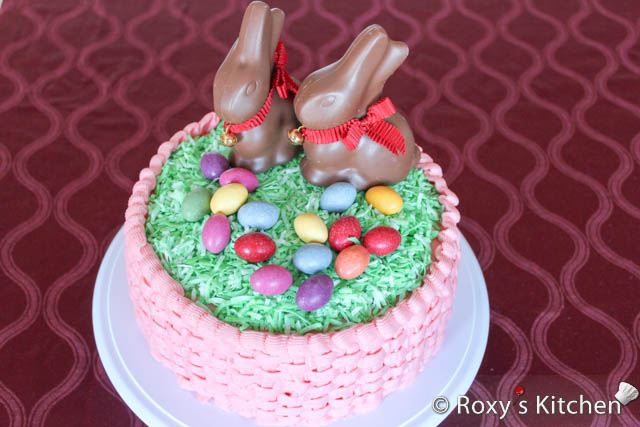 Easter Cake with Bunnies & Eggs / Tort de Paste cu Oua si Iepurasi de Ciocolata