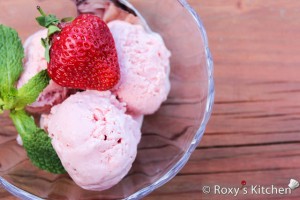 Homemade Strawberry Ice Cream / Inghetata de Capsuni