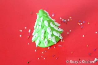 Christmas Tree Toppers for Cakes or Cupcakes - Roxy's Kitchen