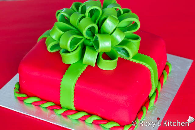 Christmas Present Cake