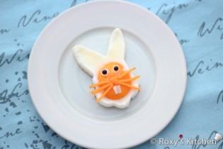 Easter Bunny Face Made Out Of Eggs: Cutest Breakfast for Kids