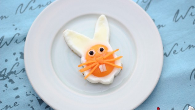 Easter Bunny Face Made Out Of Eggs: Cutest Breakfast for Kids