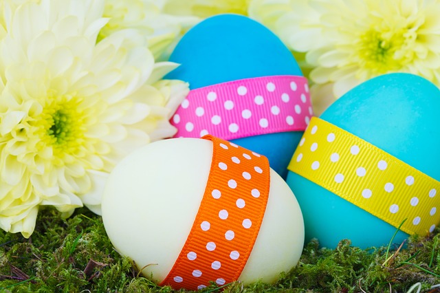 30 of the Best Easter Recipes & DIY Ideas - Roxy's Kitchen - Easter Egg Rattles