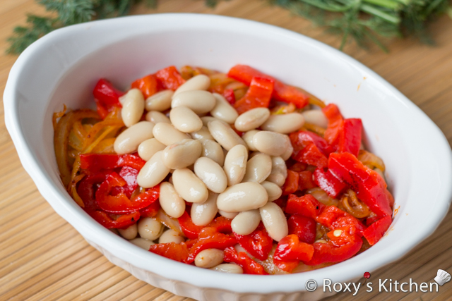 5-Ingredient Beans with Roasted Peppers and Onions - Repeat the steps with the remaining beans, onions, peppers and finish off with one last layer of beans. 