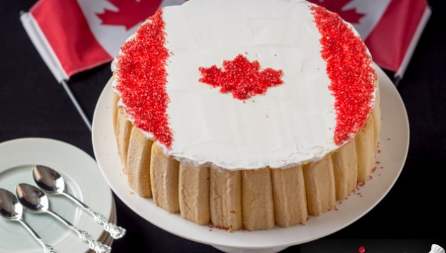 1st of July Dessert - Canadian Flag No Bake Fruit Cake | Roxy's Kitchen
