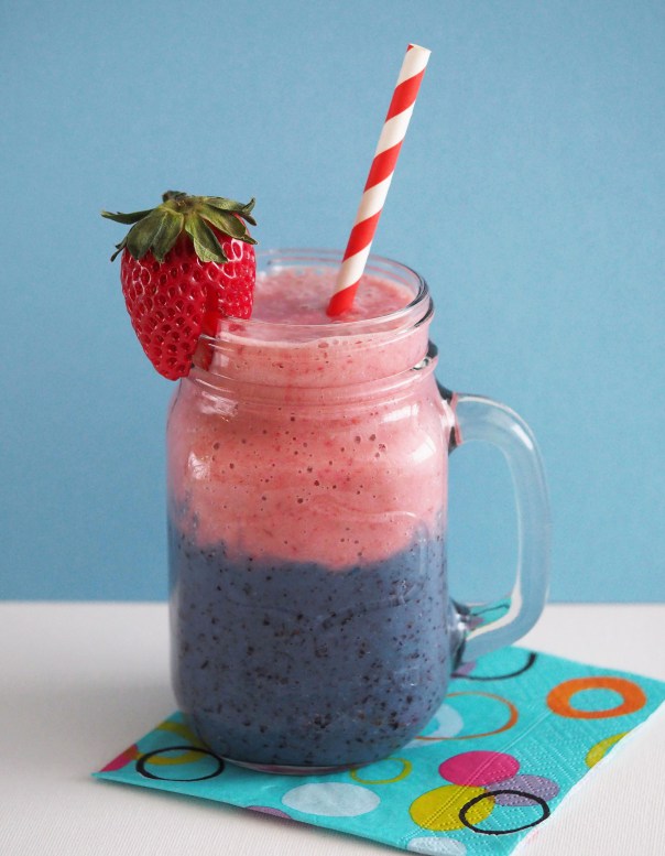 4.	Multicolored Banana Berry Smoothie