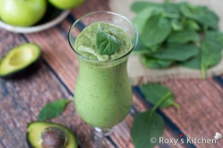 Creamy Banana Green Smoothie | Roxy's Kitchen– Healthy Eating Has Never Tasted So Good!