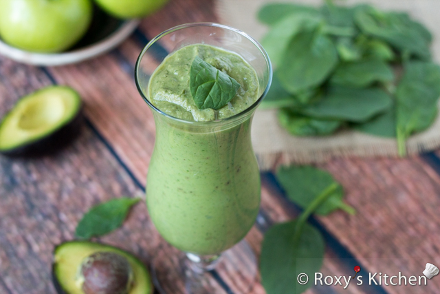 https://roxyskitchen.com/wp-content/uploads/2014/07/Banana-Green-Smoothie-Healthy-Eating-Has-Never-Been-Easier-11.jpg