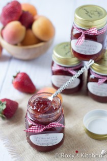 4-Ingredient Homemade Strawberry Apricot Jam - Roxy's Kitchen