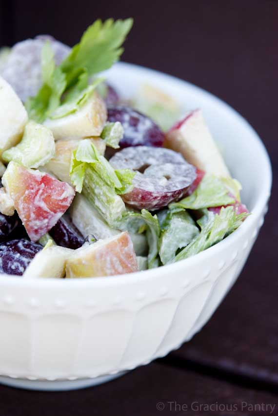 5-Ingredient Clean Eating Waldorf Salad | 15 Surprisingly Easy and Healthy Back to Work Lunches