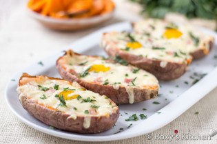 Breakfast Egg Stuffed Sweet Potatoes | Roxy's Kitchen A super filling five-ingredient breakfast loaded with vitamins & nutrients.