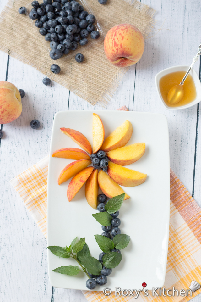 5-Ingredient Peach Blueberry Fruit Salad with Honey-Lime Dressing | Roxy's Kitchen #healthy #lowcalories