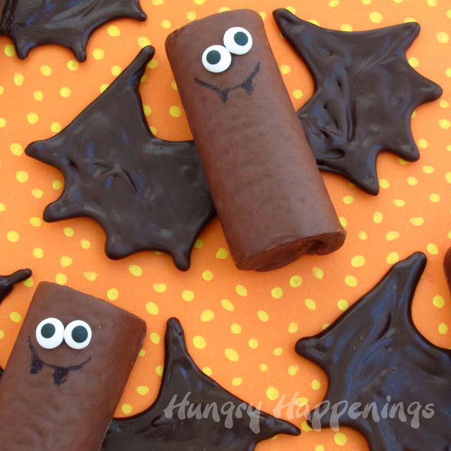15 Genius Halloween Treats  - Chocolate Snack Cake Bats 