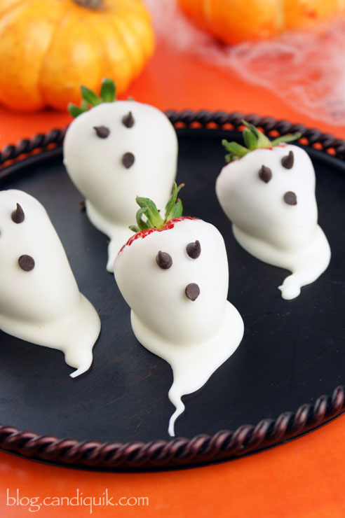 15 Genius Halloween Treats  - Strawberry Ghosts