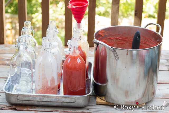 7 Healthy Reasons Why You Should Drink Tomato Juice + Easy Recipe for Preserving Tomato Juice for Winter - Place the sterilized jars/bottles on a baking metal pan and fill them with tomato juice. 