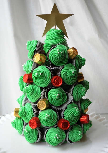 10 Irresistible Christmas Tree Cupcakes - Roxy's Kitchen