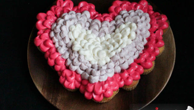 Heart-Shaped Pull-Apart Cupcake Cake