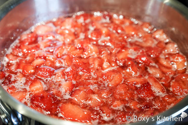 Set this aside for 10 minutes until the sugar starts melting a bit and the juice from the strawberries gets released. 