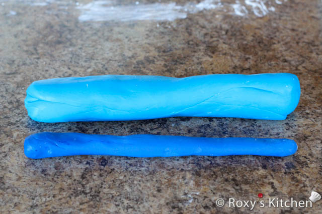 To make the marbled fondant, roll out each colour into a log. 