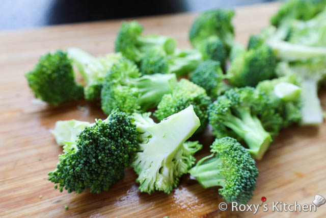 Split the broccoli into small florets. 