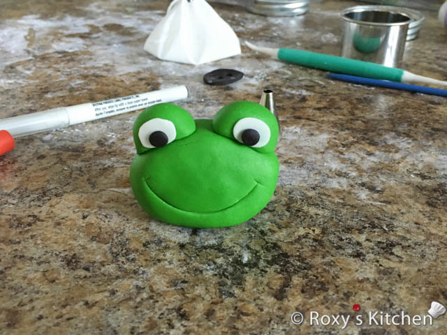 How to make a fondant/gum paste frog