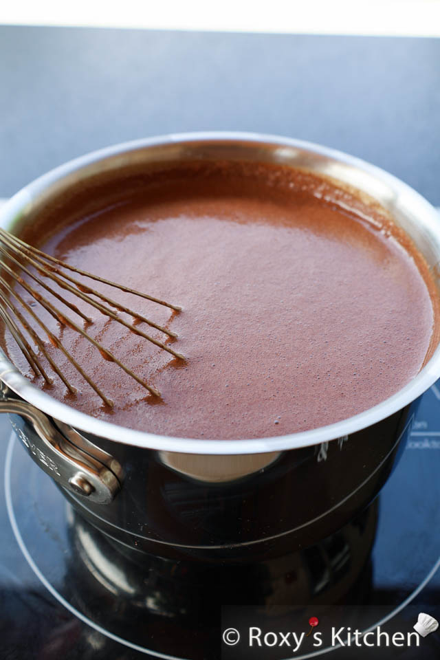 Pour the chocolate banana mixture back into the saucepan over the remaining milk. Place the it over low heat and stir constantly with a whisk or a wooden spoon until the custard thickens slightly. 