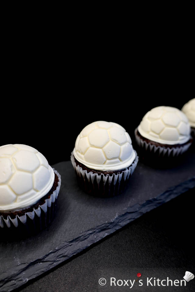 Soccer Ball Cupcakes 