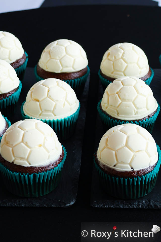 Get ready to kick off your cupcake decorating game with these adorable Soccer Ball Cupcakes that will score big points at any sports-themed party or game-day gathering. 
