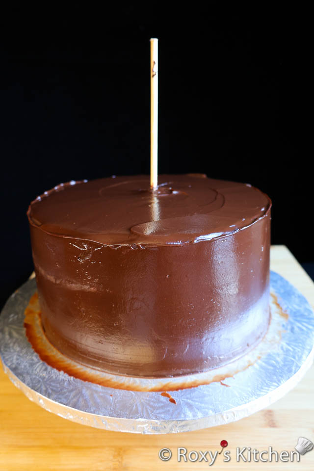 Apply another layer of chocolate ganache on each tier and refrigerate them for 1 hour. 
