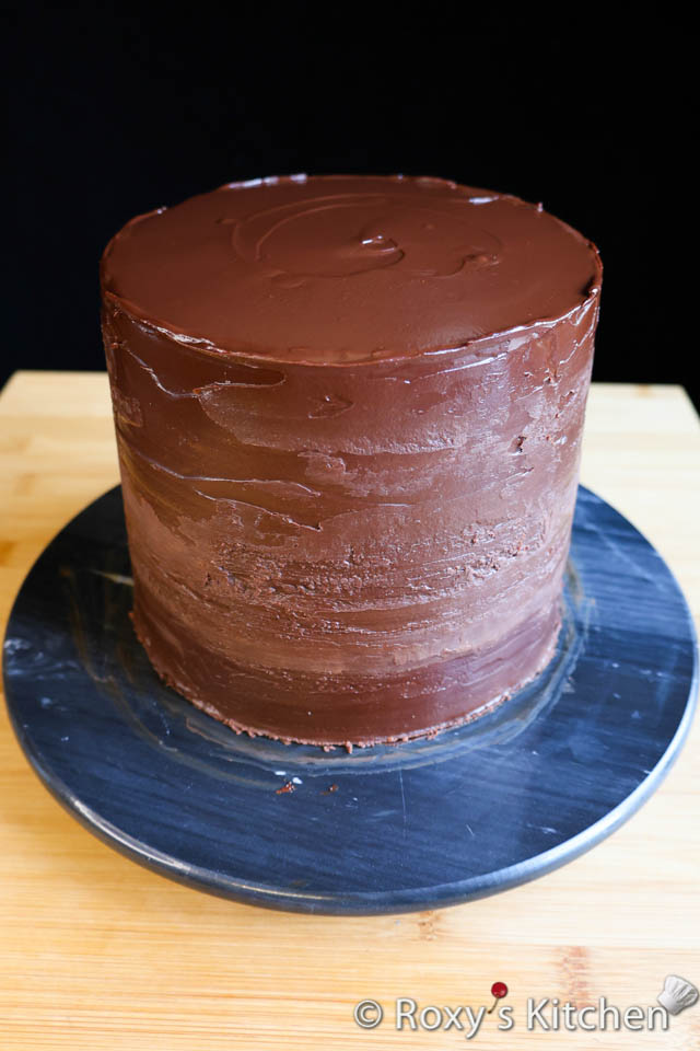 Apply another layer of chocolate ganache on each tier and refrigerate them for 1 hour. 
