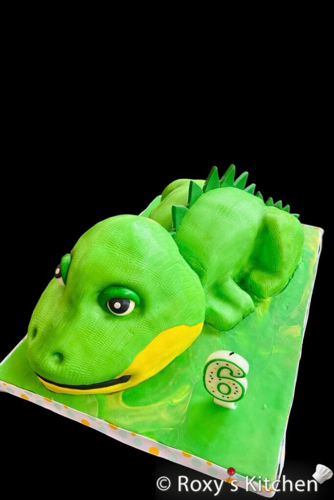 How to Make a Green Dinosaur Cake - Check out the video to see how I made my son a dinosaur cake for his 6th birthday! 