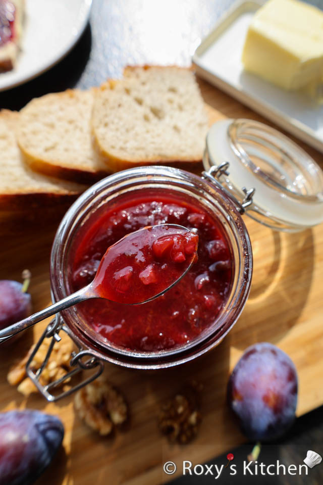 Plum Jam with Walnuts - Learn how to make a delightful Plum Jam with Walnuts, made entirely from natural ingredients and free of artificial preservatives. This jam has a unique texture and flavour ❤! 