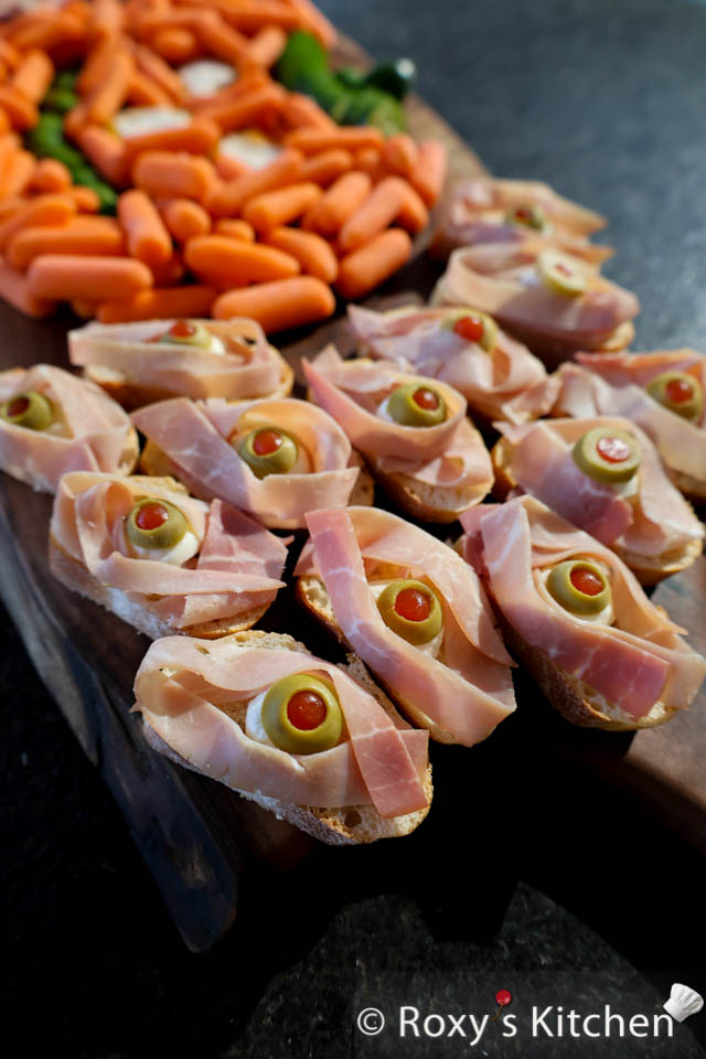 Halloween food board - spooky eyeballs